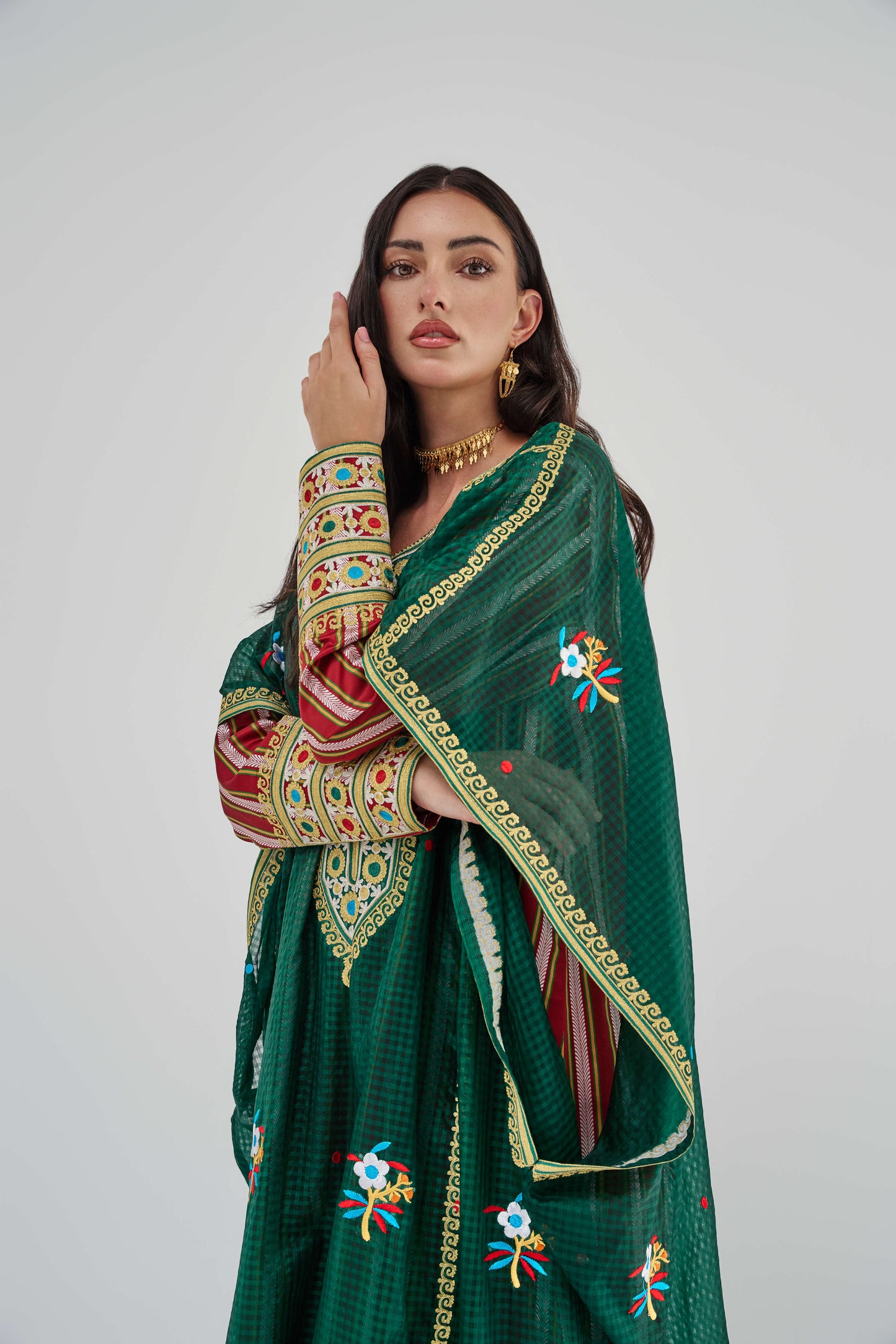 K-353 ثوب بوقفص و كندورة بو نسيعه