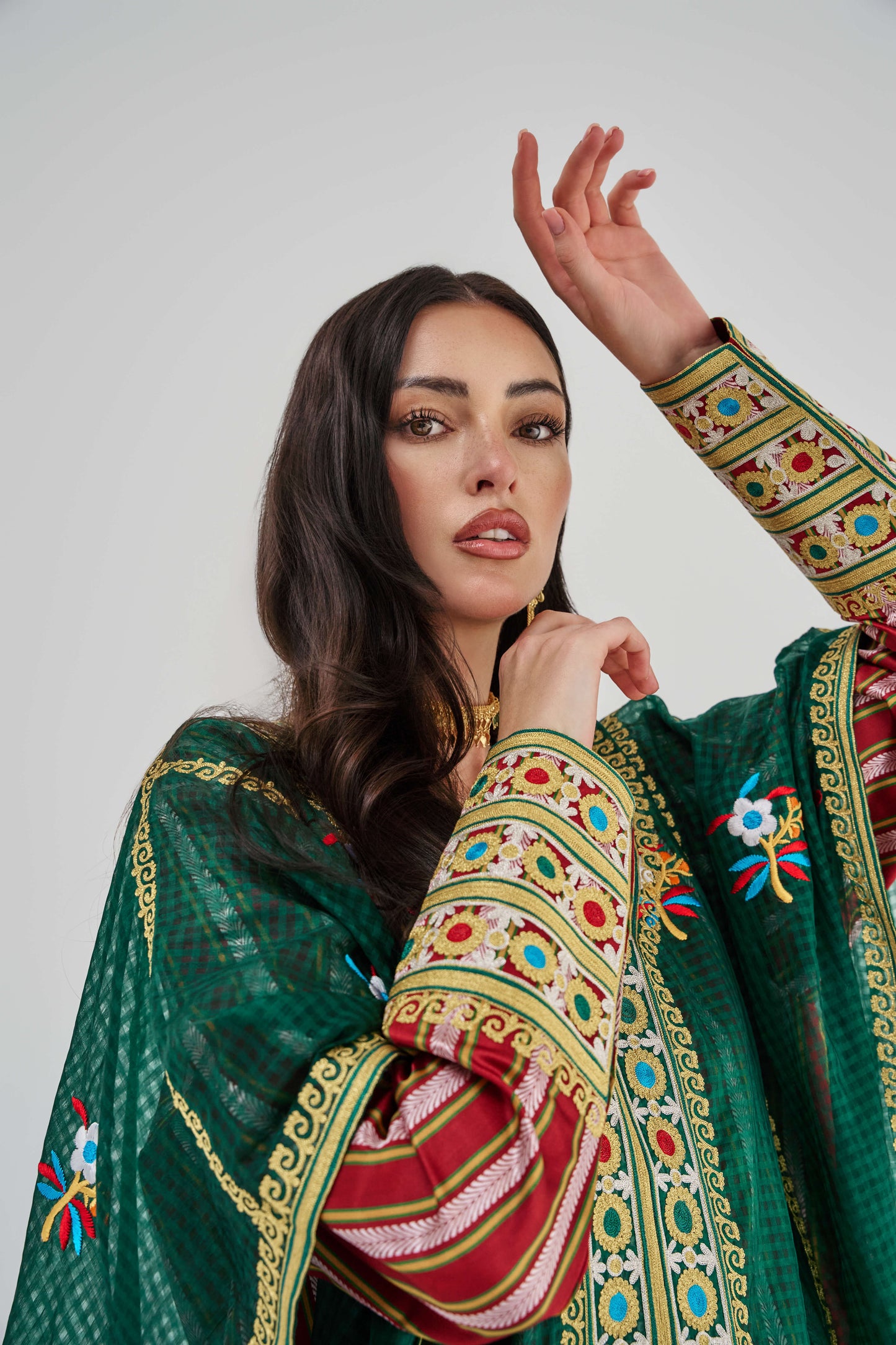 K-353 ثوب بوقفص و كندورة بو نسيعه
